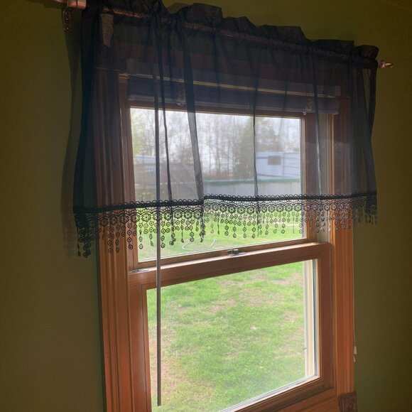 $5 or 4/$10-Sheer black window valance - Picture 3 of 7